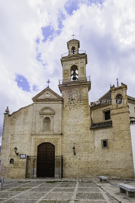 圣塔教堂María de Jesús在安特奎拉，迷人的安达卢西亚城市之一(西班牙)